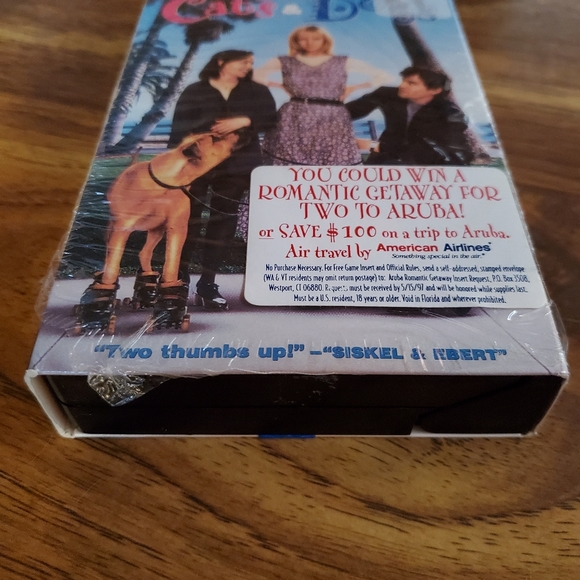 The True about Cats & Dogs VHS - Picture 3 of 3